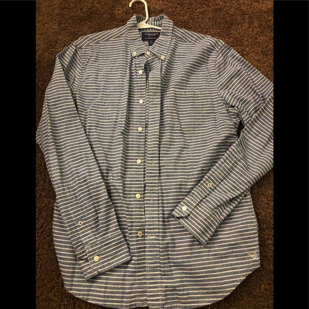 American Eagle men’s button down shirt